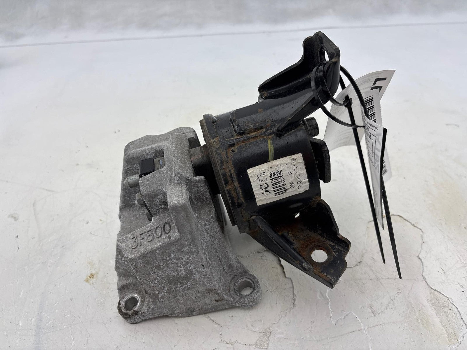 16-20 Kia Sorento 2.4L FWD Left Transmission Mount Bracket Assembly OEM