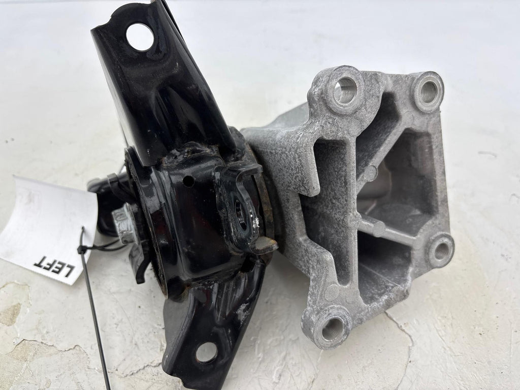 16-20 Kia Sorento 2.4L FWD Left Transmission Mount Bracket Assembly OEM