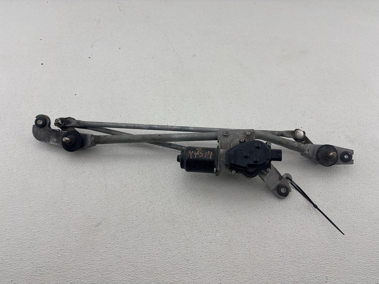 06-09 NISSAN 350Z COUPE WINDSHIELD WIPER TRANSMISSION LINKAGE & MOTOR OEM