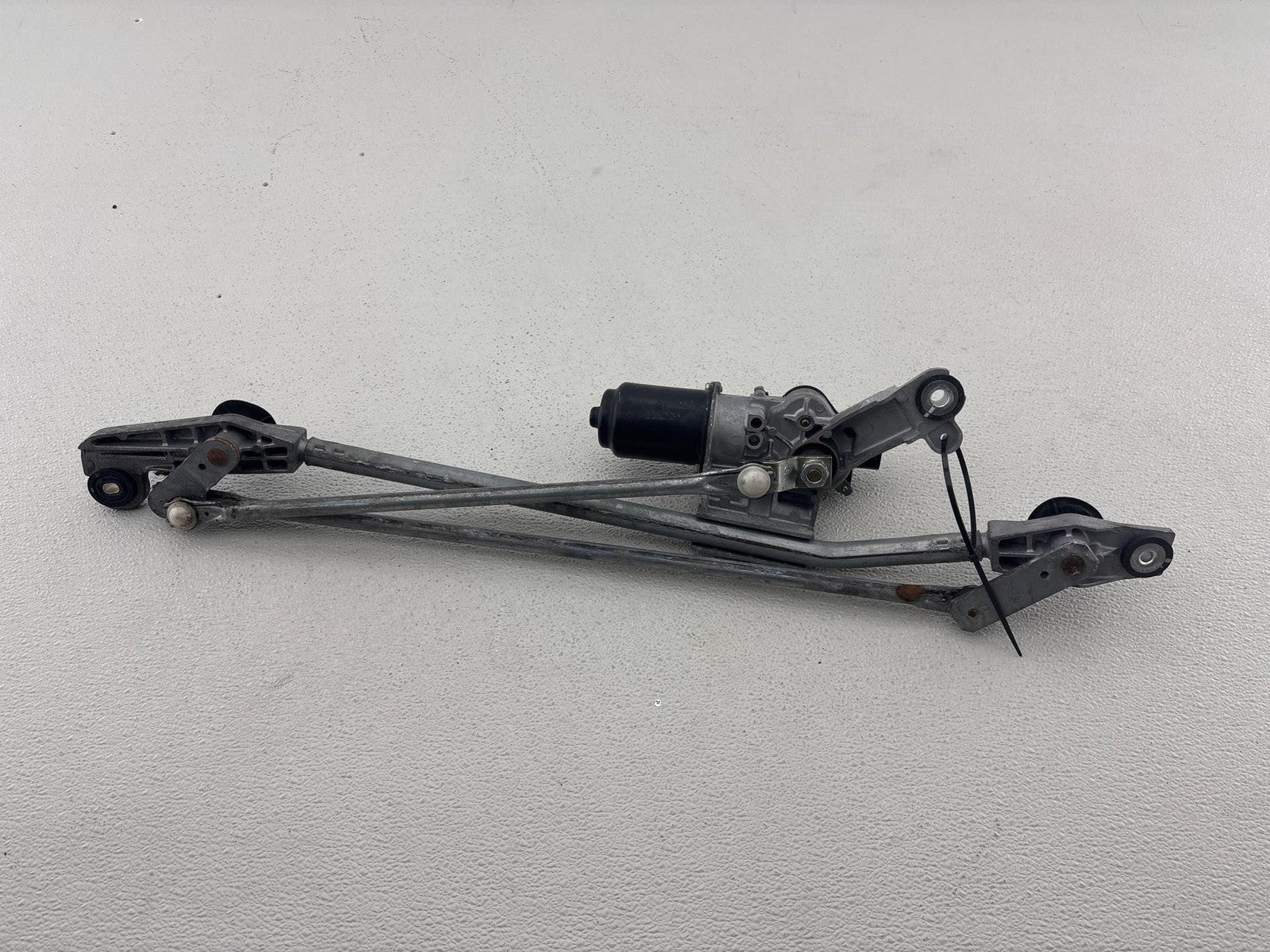 06-09 NISSAN 350Z COUPE WINDSHIELD WIPER TRANSMISSION LINKAGE & MOTOR OEM