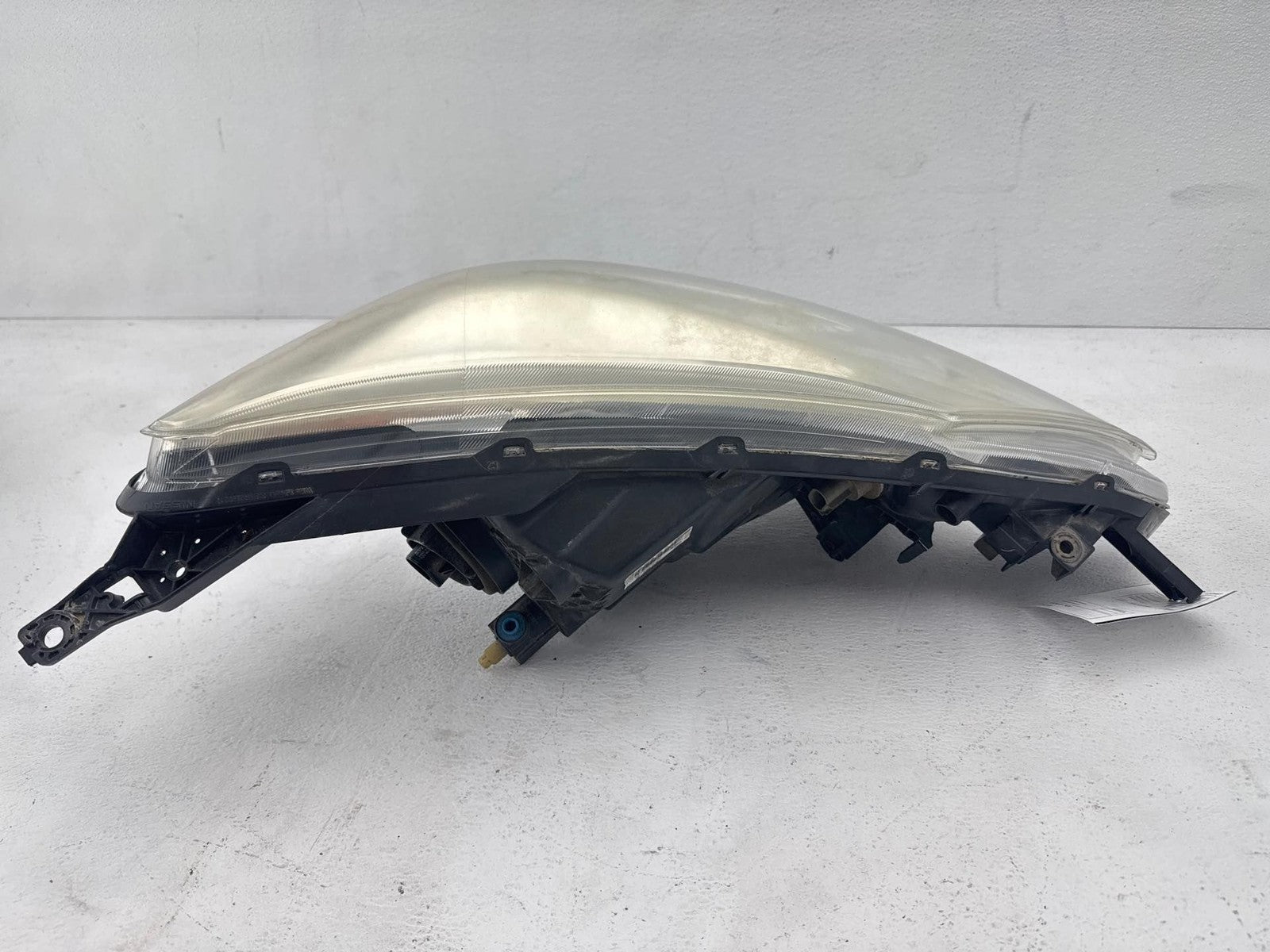 14-17 Nissan Versa Hatchback Front Left Headlight Assembly OEM