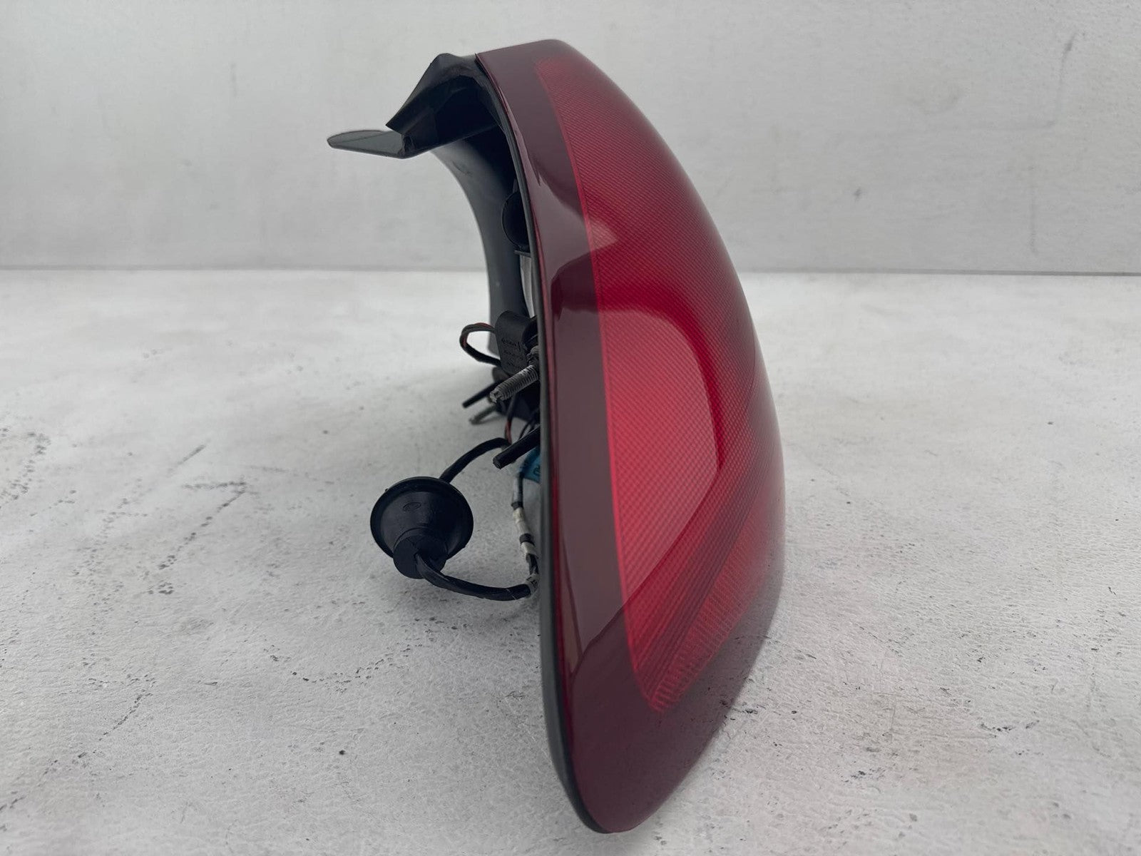 2000-2003 Ford Taurus Rear Left Tail Light Lamp Assembly OEM