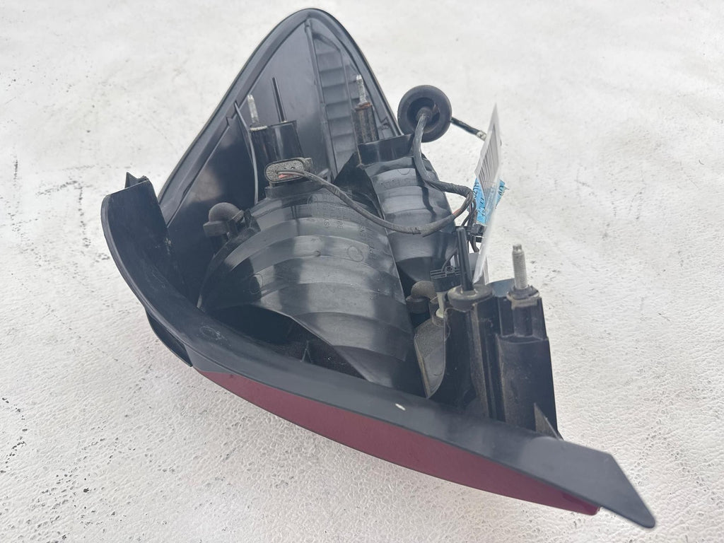 2000-2003 Ford Taurus Rear Left Tail Light Lamp Assembly OEM