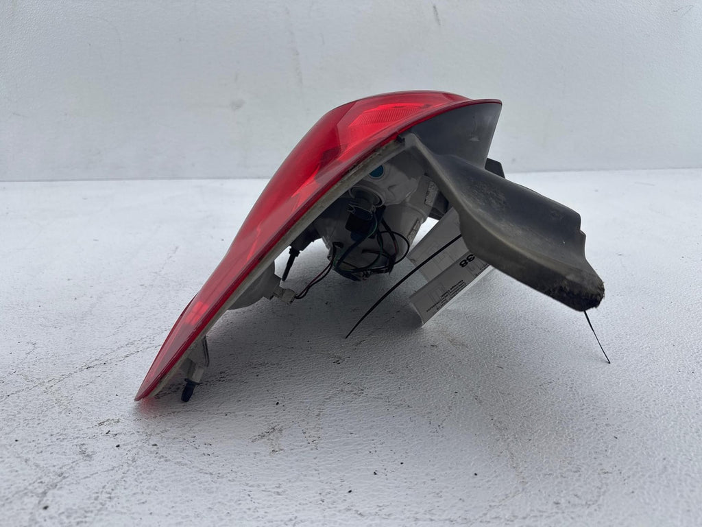 10-15 Chevrolet Equinox Right Tail Light Lamp Assembly OEM