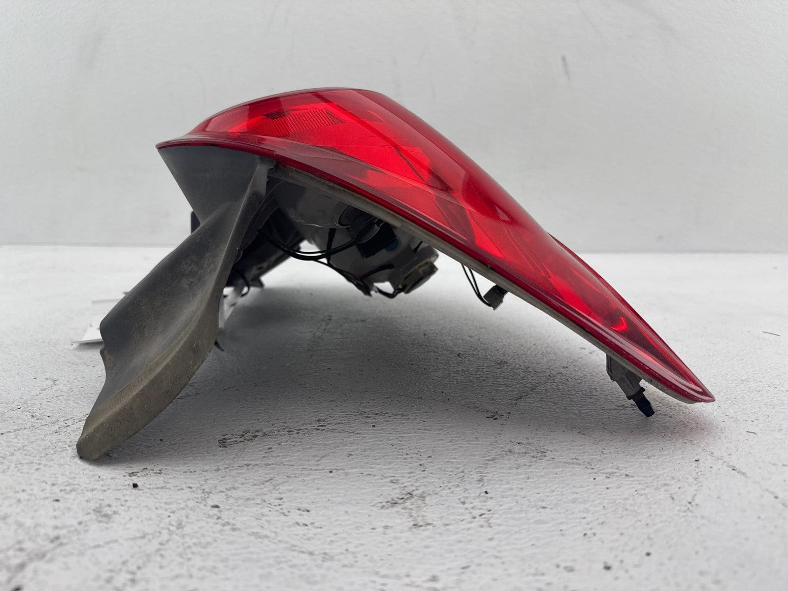 10-15 Chevrolet Equinox Left Tail Light Lamp Assembly OEM