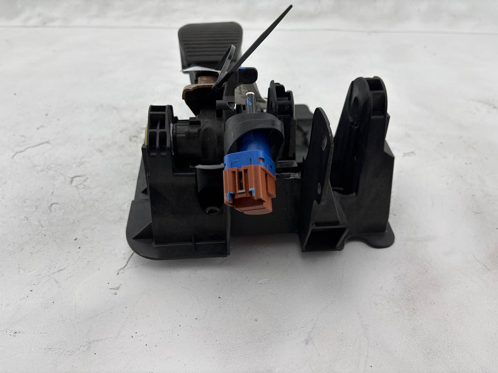 12-16 FIAT 500 1.4L Brake Pedal OEM