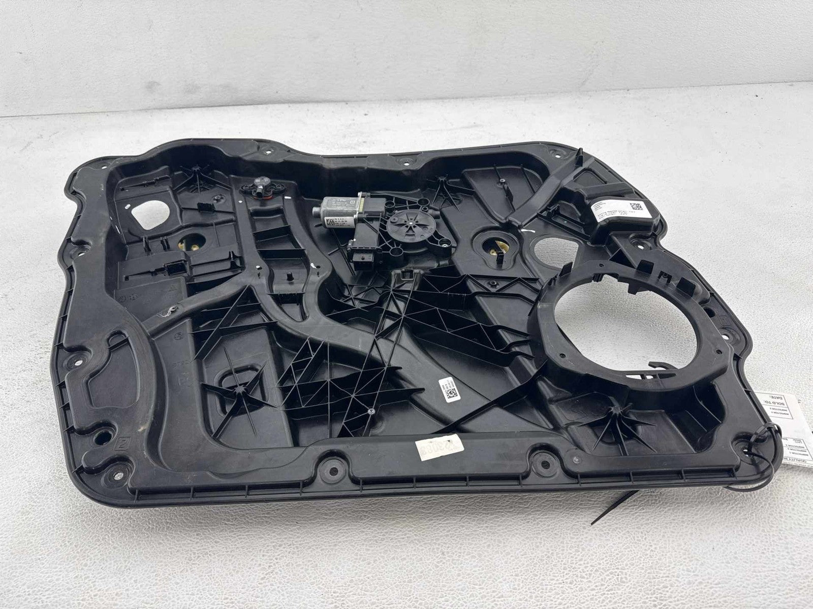 18-25 Alfa Romeo Stelvio Front Left Door Window Regulator W/ Motor & Carrier OEM