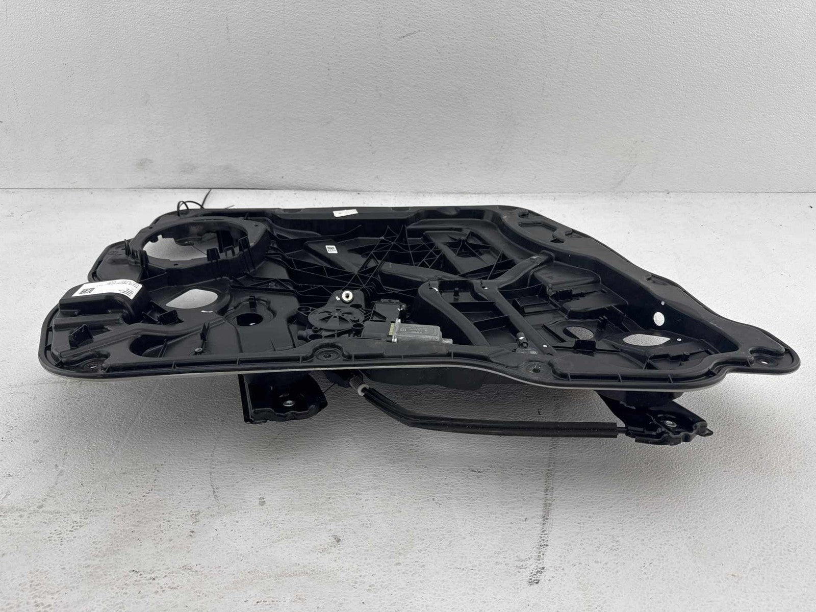 18-25 Alfa Romeo Stelvio Front Left Door Window Regulator W/ Motor & Carrier OEM