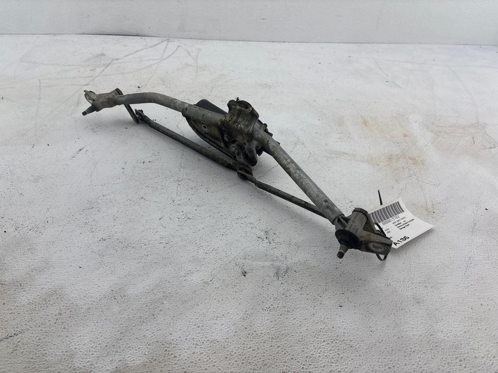 2000-2002 Audi S4 Windshield Wiper Linkage & Motor OEM 8D01-955-113-C