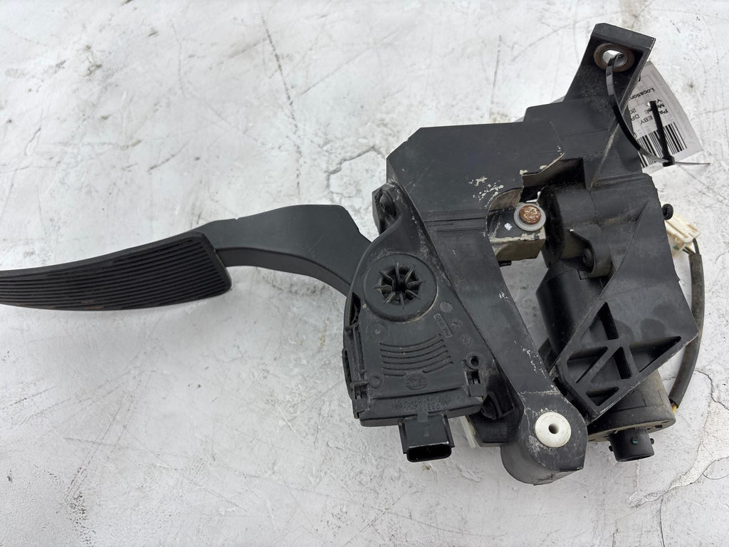 09-23 Dodge Ram 2500 3500 Pedal Acceleratorr OEM