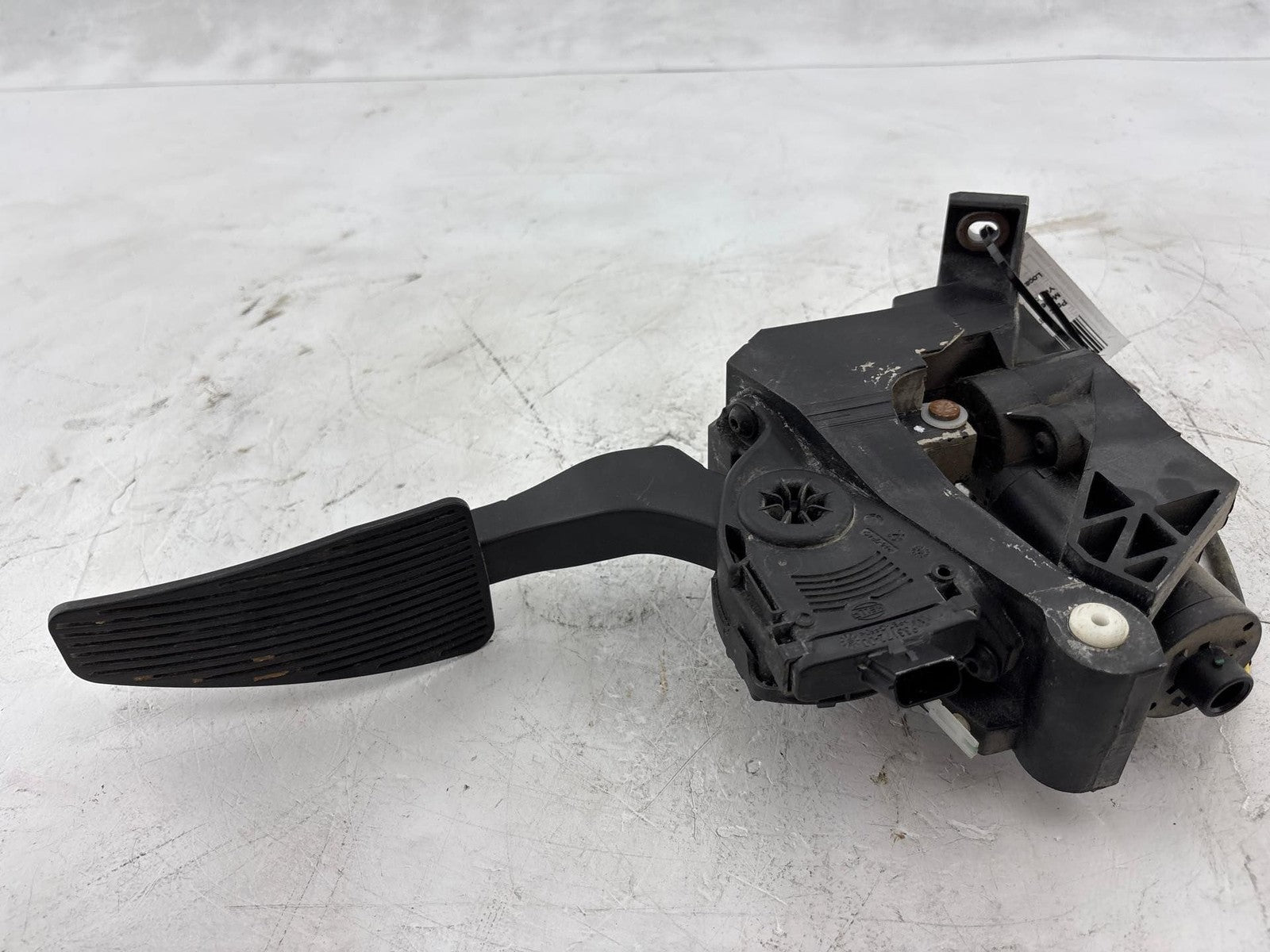 09-23 Dodge Ram 2500 3500 Pedal Acceleratorr OEM