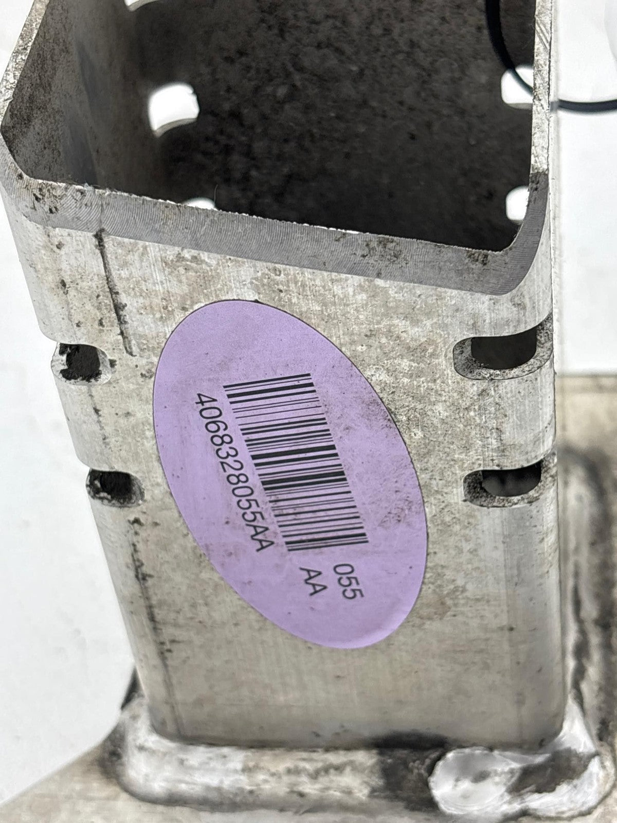 19 Jeep JEEP CHEROKEE Bumper Bracket OEM