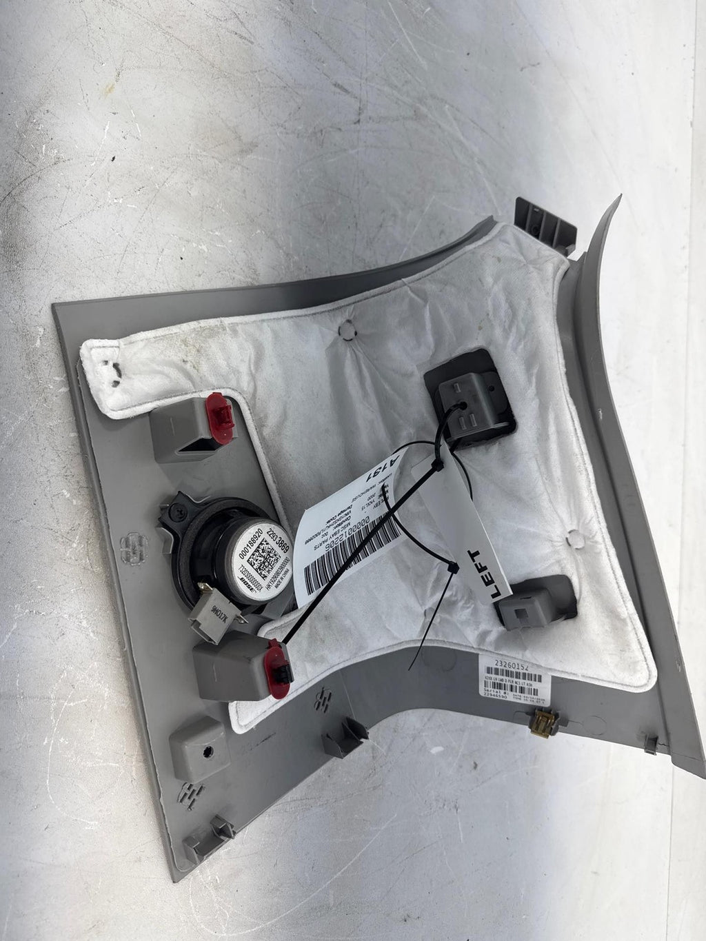 15-20 GMC Yukon XL Left Interior C-Pillar Upper Trim OEM 22946590