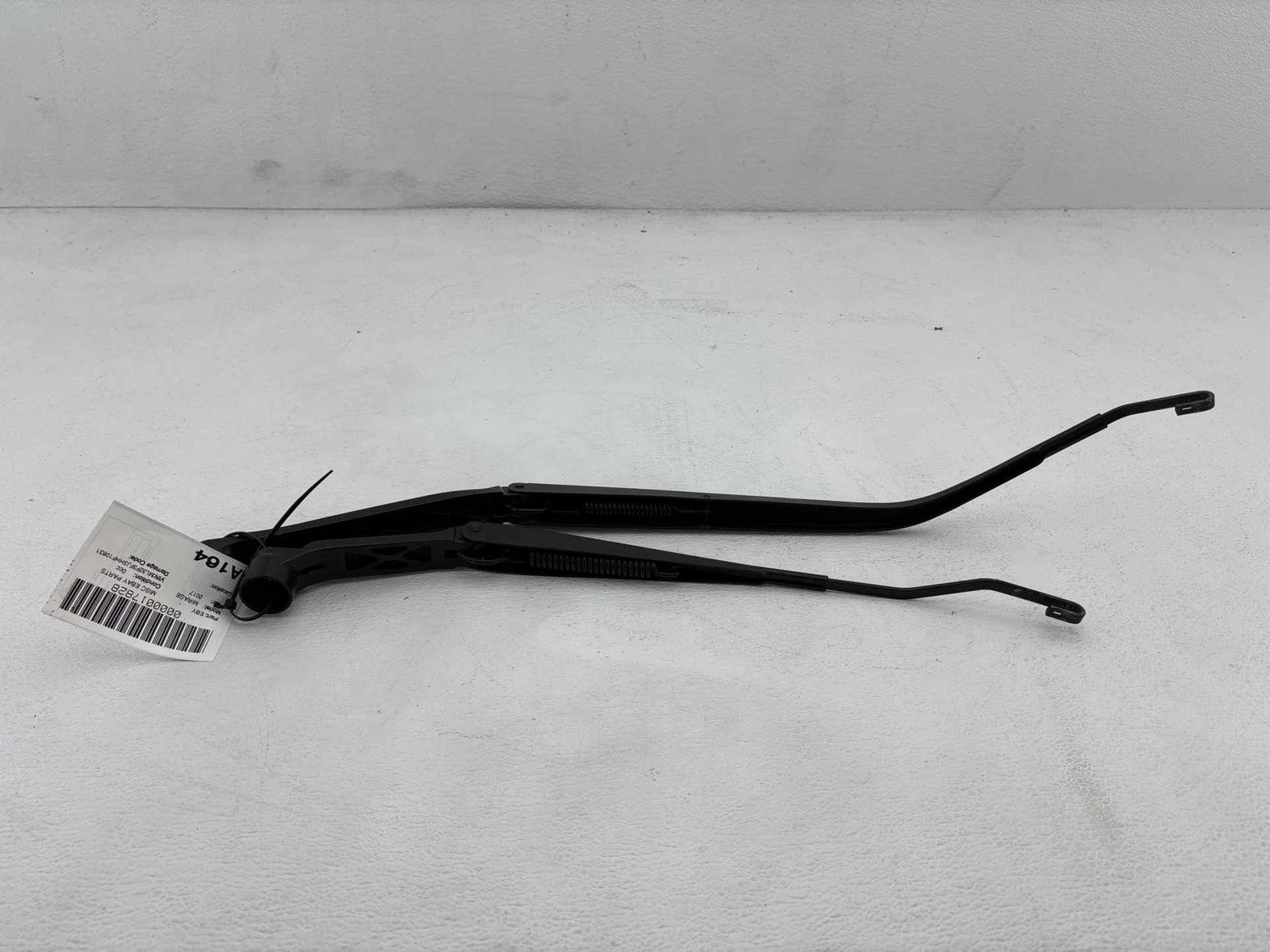 14-24 Mitsubishi Mirage G4 Front Left & Right Windshield Wiper Arm