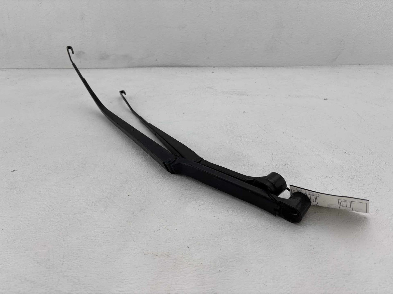 14-24 Mitsubishi Mirage G4 Front Left & Right Windshield Wiper Arm