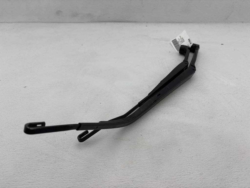 14-24 Mitsubishi Mirage G4 Front Left & Right Windshield Wiper Arm