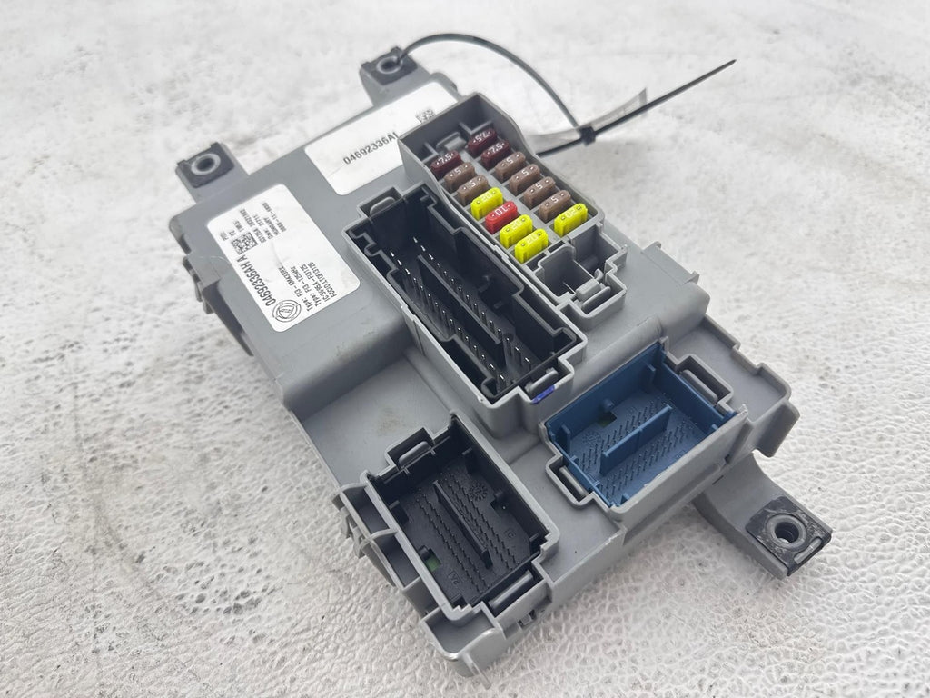12 FIAT 500 1.4L Cabin Fuse Box OEM
