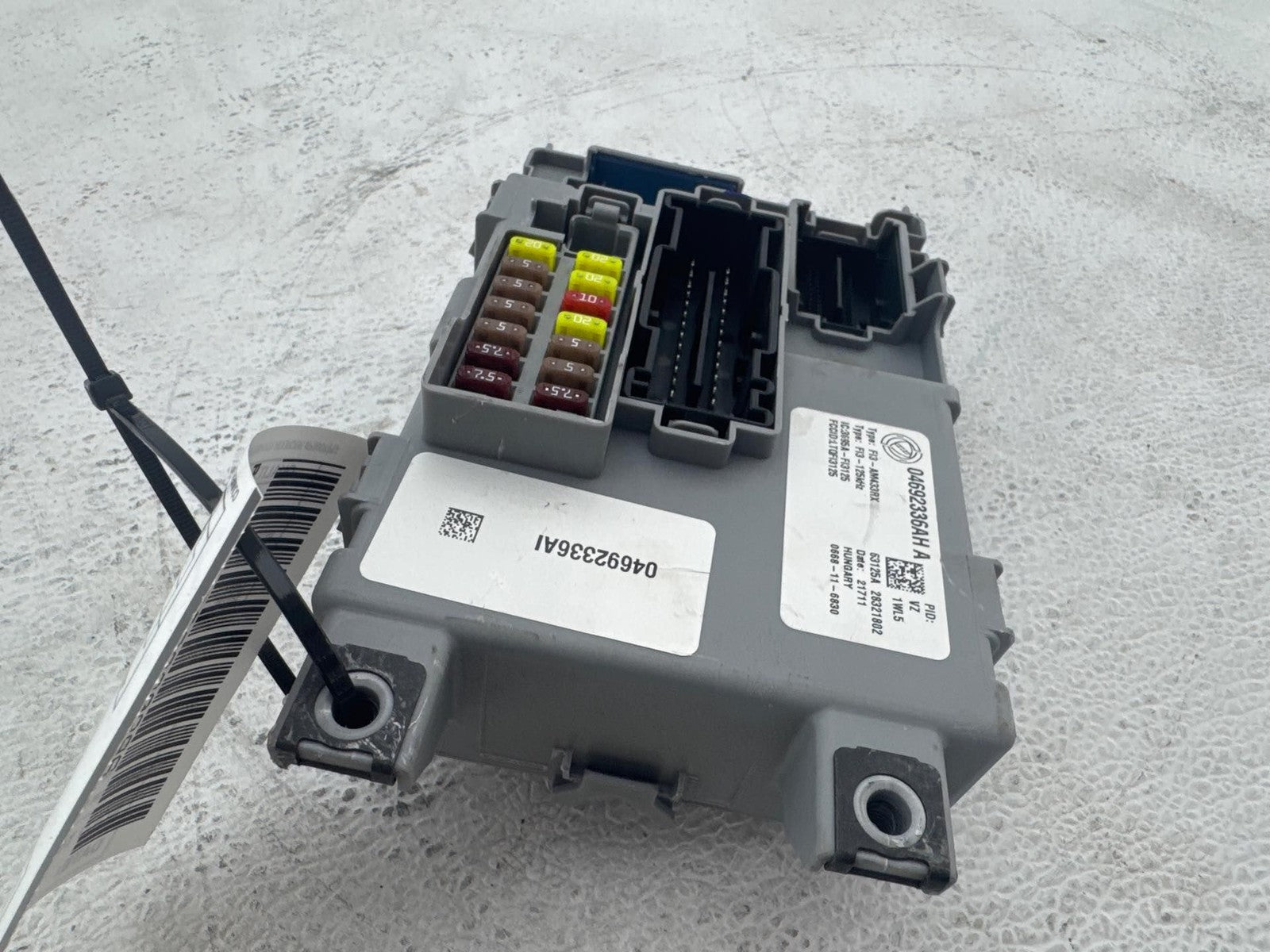 12 FIAT 500 1.4L Cabin Fuse Box OEM