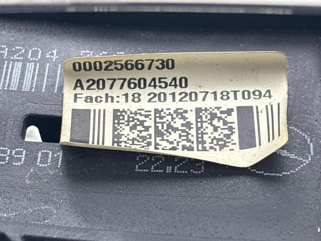 10-17 Mercedes W207 E350 E550 Front Right Side Exterior Door Handle OEM