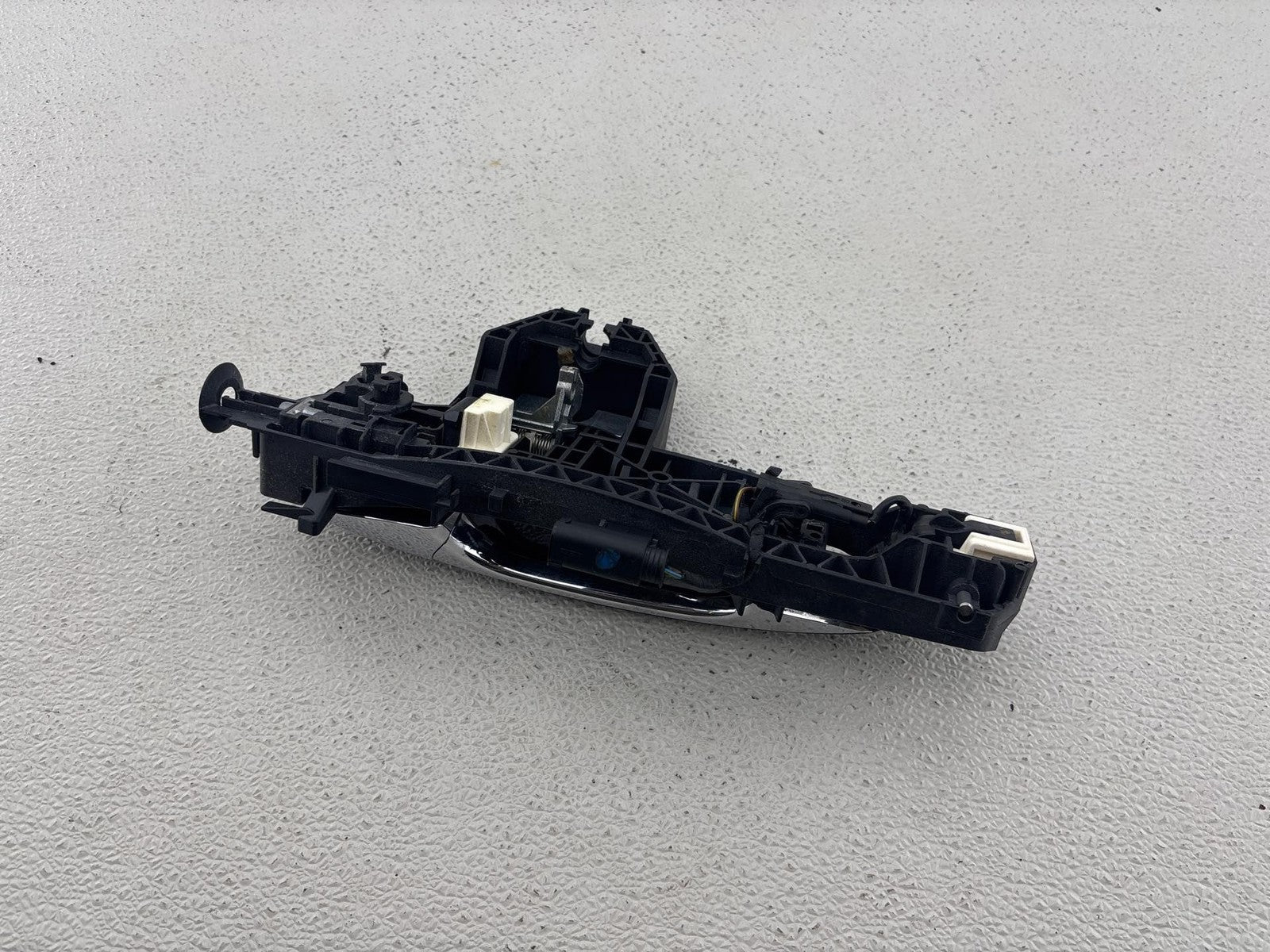 10-17 Mercedes W207 E350 E550 Front Right Side Exterior Door Handle OEM