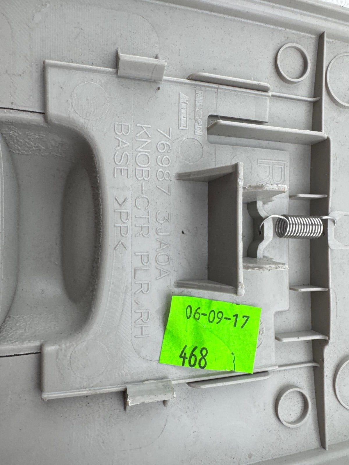 06-09 Nissan 350Z Coupe Right Front Passenger Seat Belt Retractor Black