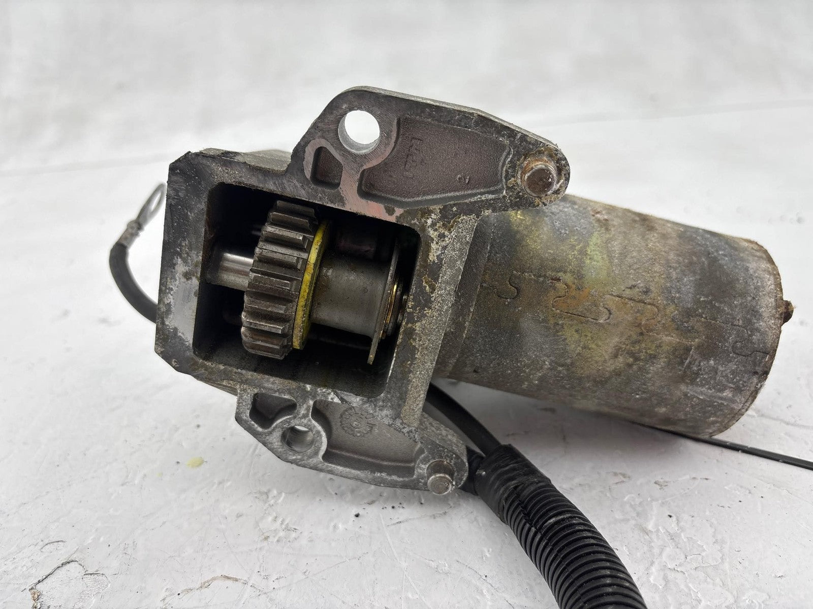 1998-2005 Ford Taurus Engine Starter Motor 1F1UAA OEM