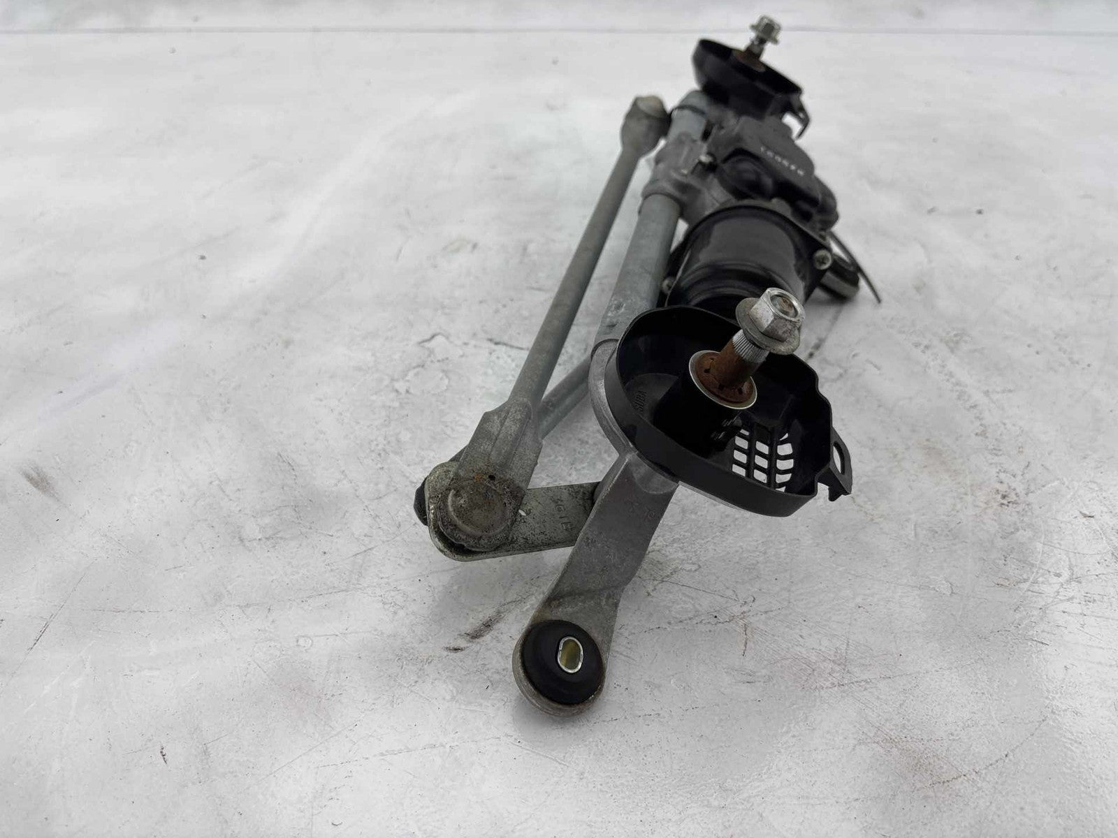 14-24 Mitsubishi Mirage G4 Front Windshield Wiper Linkage & Motor OEM