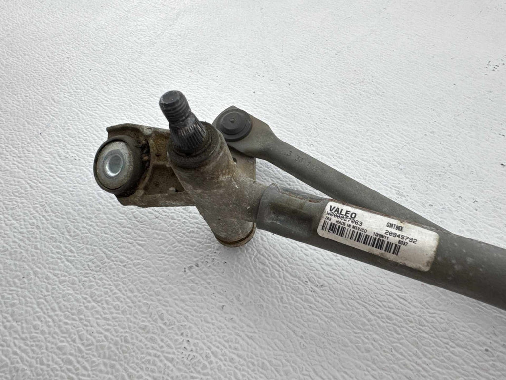 12-17 Chevy Traverse Front Windshield Wiper Motor W/ Transmission Linkage OEM