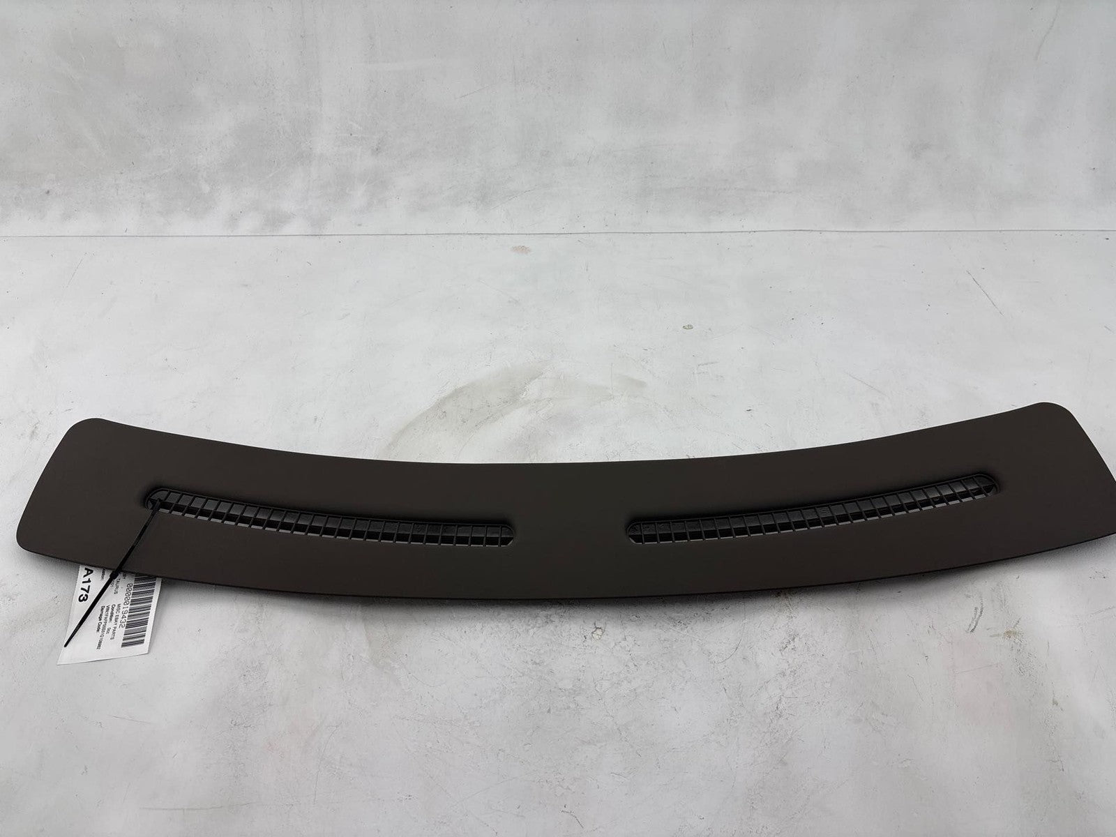 2000-2007 Ford Taurus Dash Upper Defroster Grille Cover Panel OEM