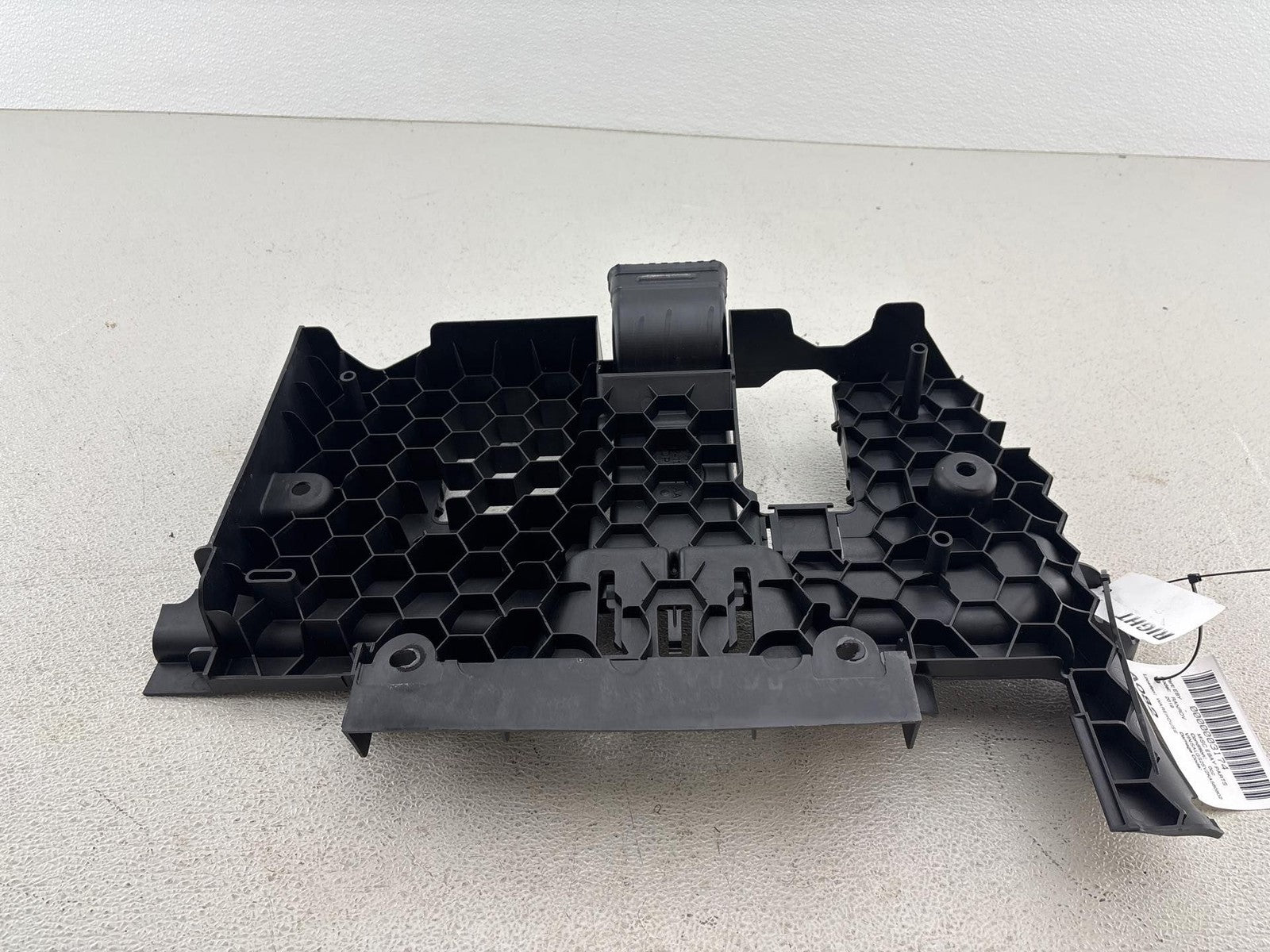 13-22 LAND RANGE ROVER RIGHT FLOOR PANEL AIR VENT DUCT DISTRIBUTOR COWL OEM