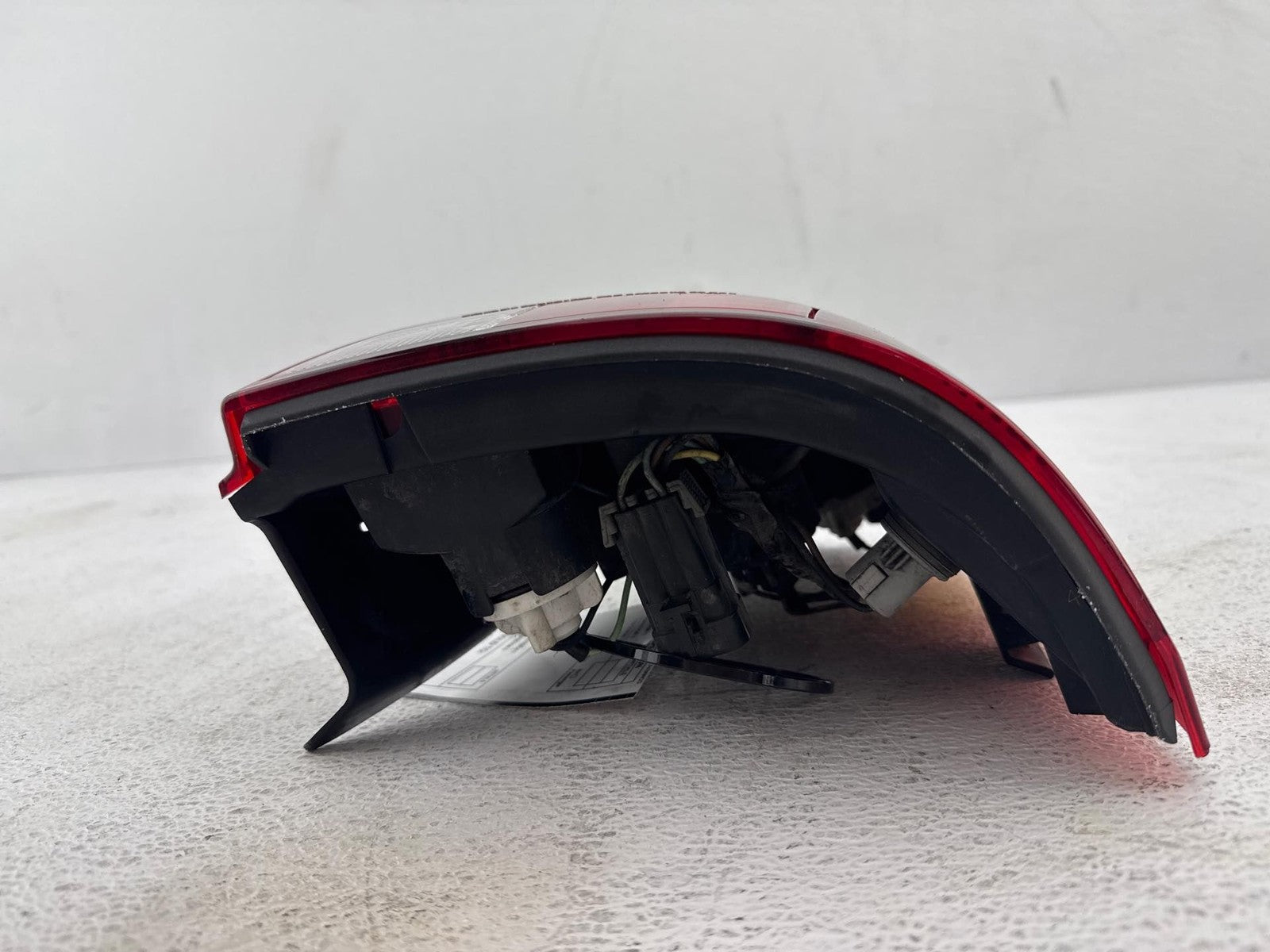 2000-2001 Saturn S Series Passenger Side Tail Light Lamp Assembly OEM