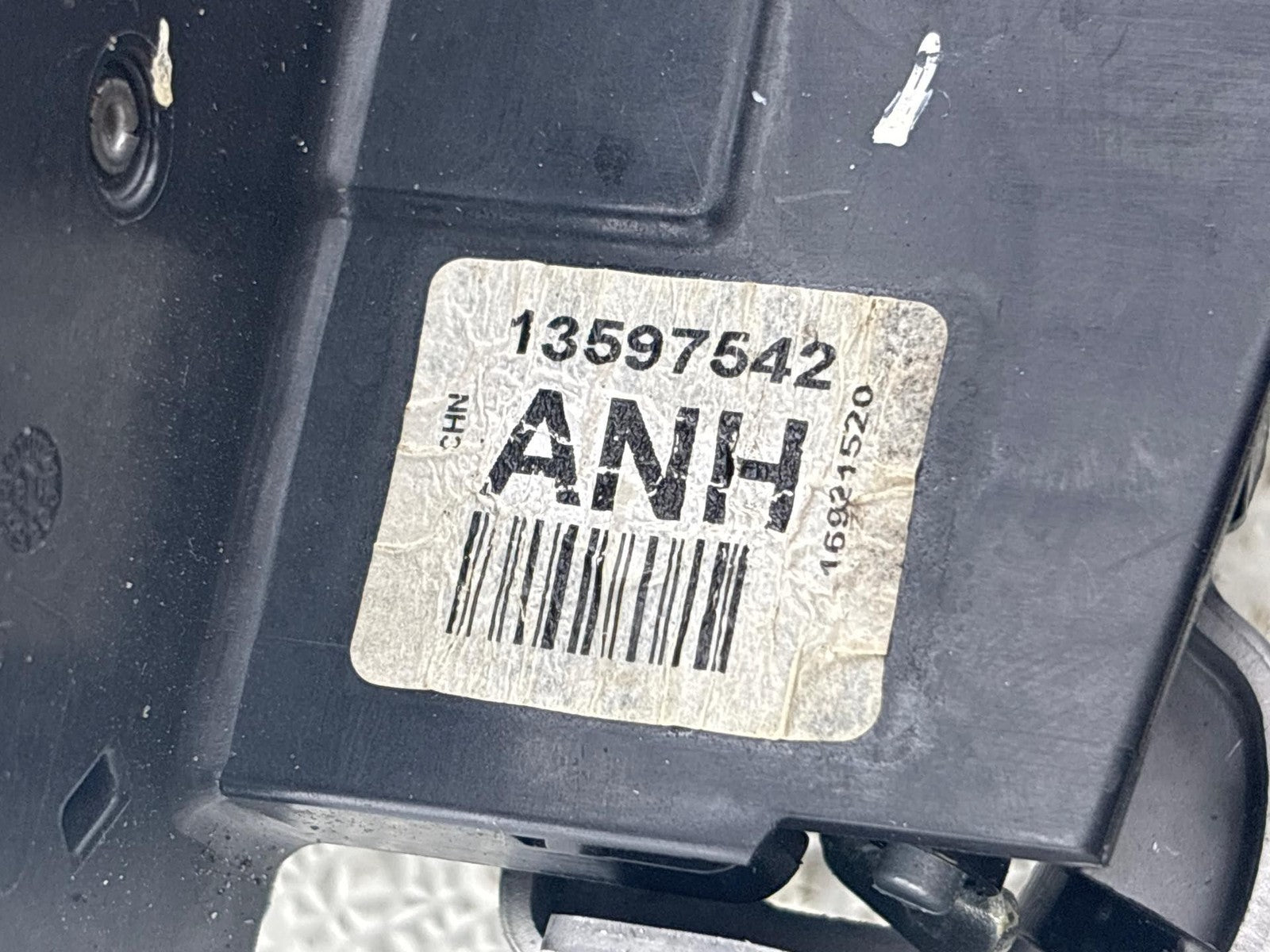 18-21 GMC Terrain FRONT LEFT DOOR LOCK AND HANDLE 13597542