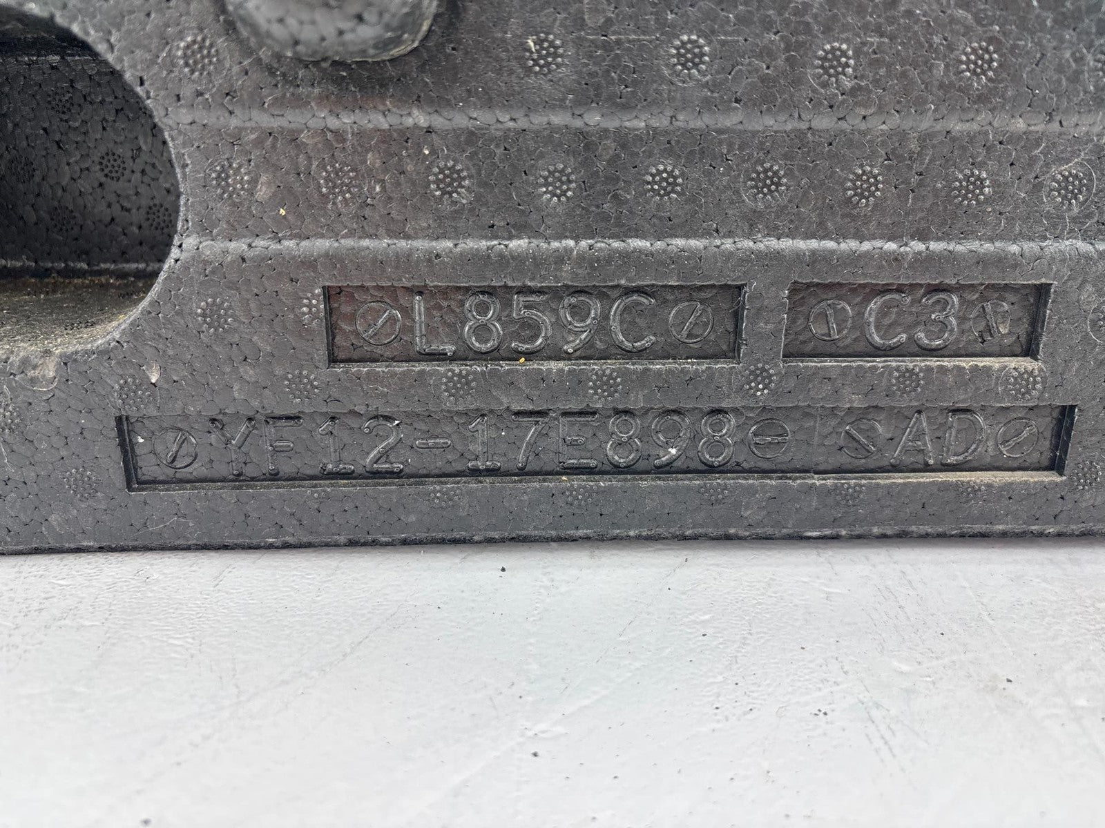 2000-2003 Ford Taurus Front Bumper Impact Energy Absorber Beam OEM