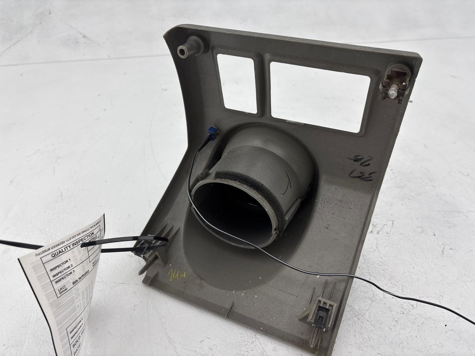 03-05 Hummer H2 Dash Left Side Outer Ac Air Vent Grille & Bezel Trim OEM