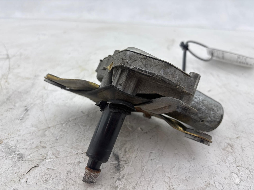 00-01 Saturn SW2 Rear Rear Windshield Wiper Motor Assembly OEM