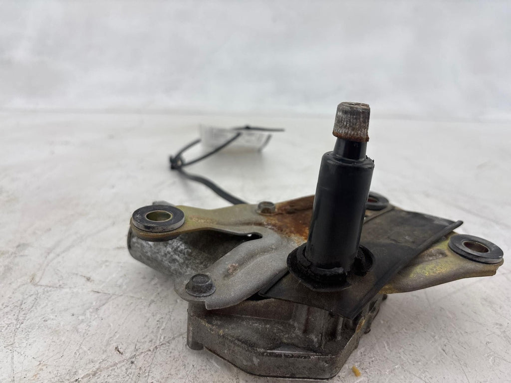 00-01 Saturn SW2 Rear Rear Windshield Wiper Motor Assembly OEM