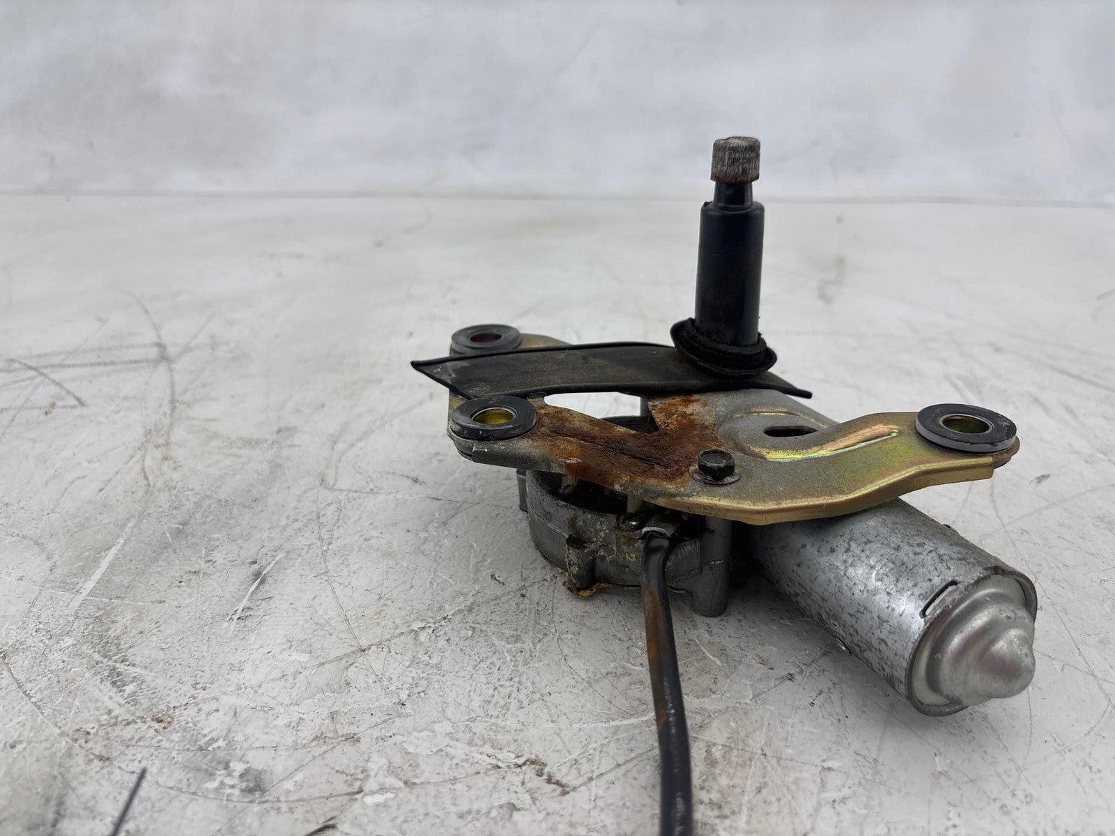 00-01 Saturn SW2 Rear Rear Windshield Wiper Motor Assembly OEM