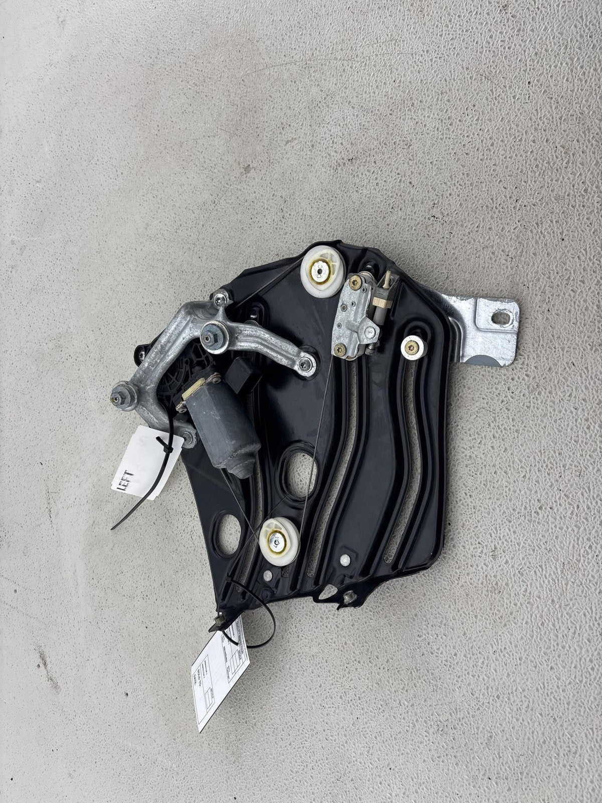 03-11 Mercedes R230 SL600/500 Rear Left Quarter Window Regulator Motor Plate OEM