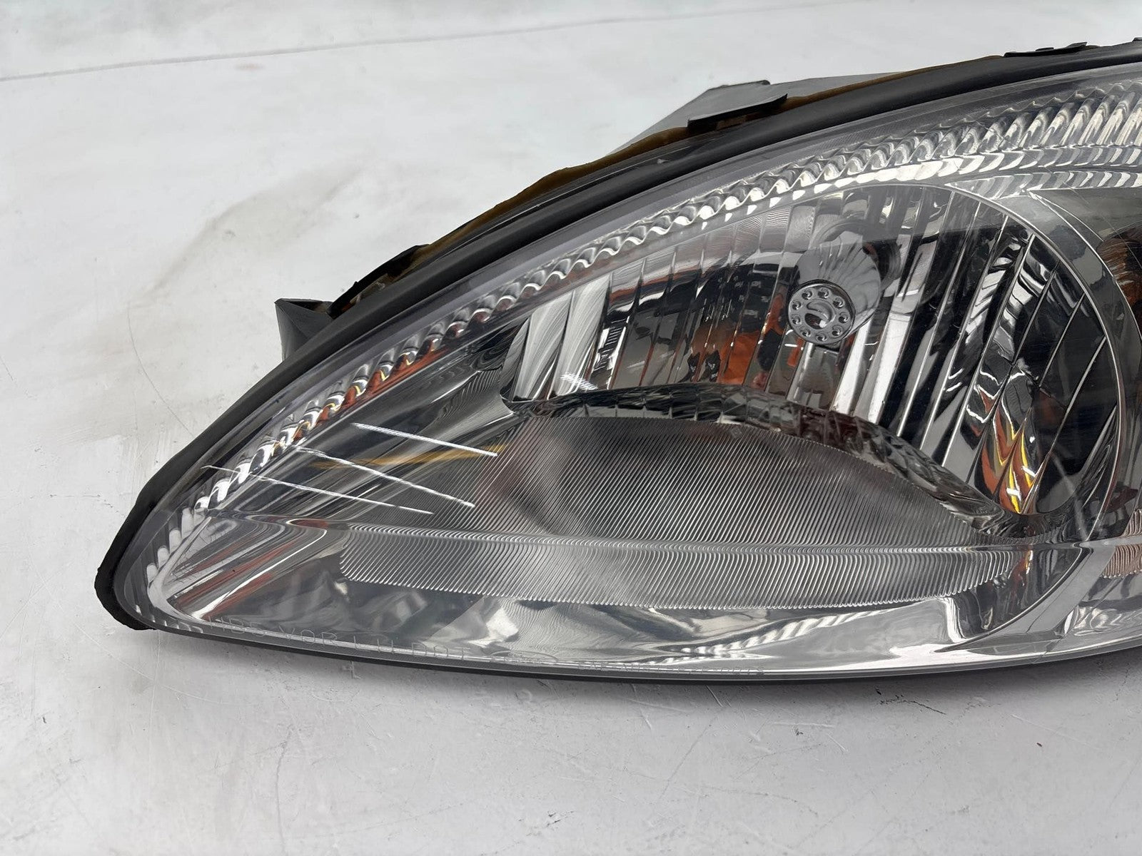 2000-2007 Ford Taurus Front Left Headlight Assembly OEM