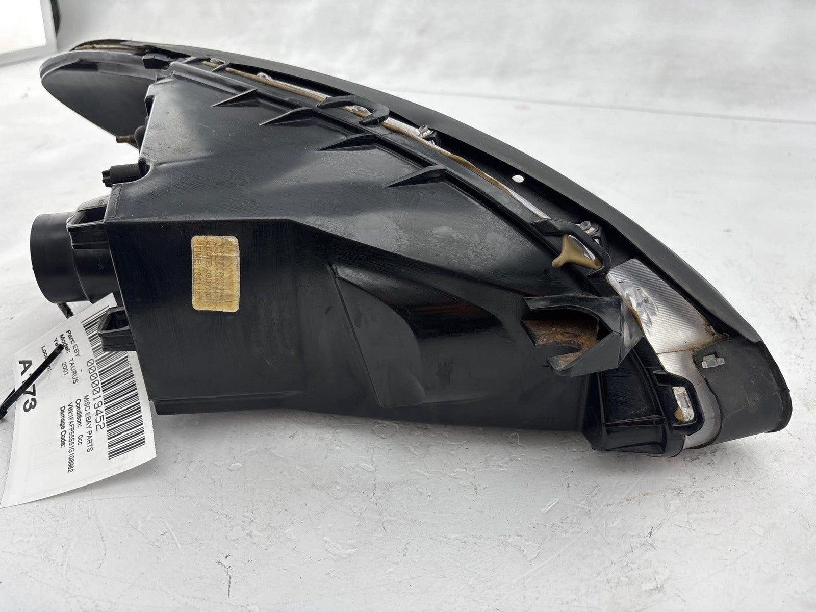 2000-2007 Ford Taurus Front Left Headlight Assembly OEM