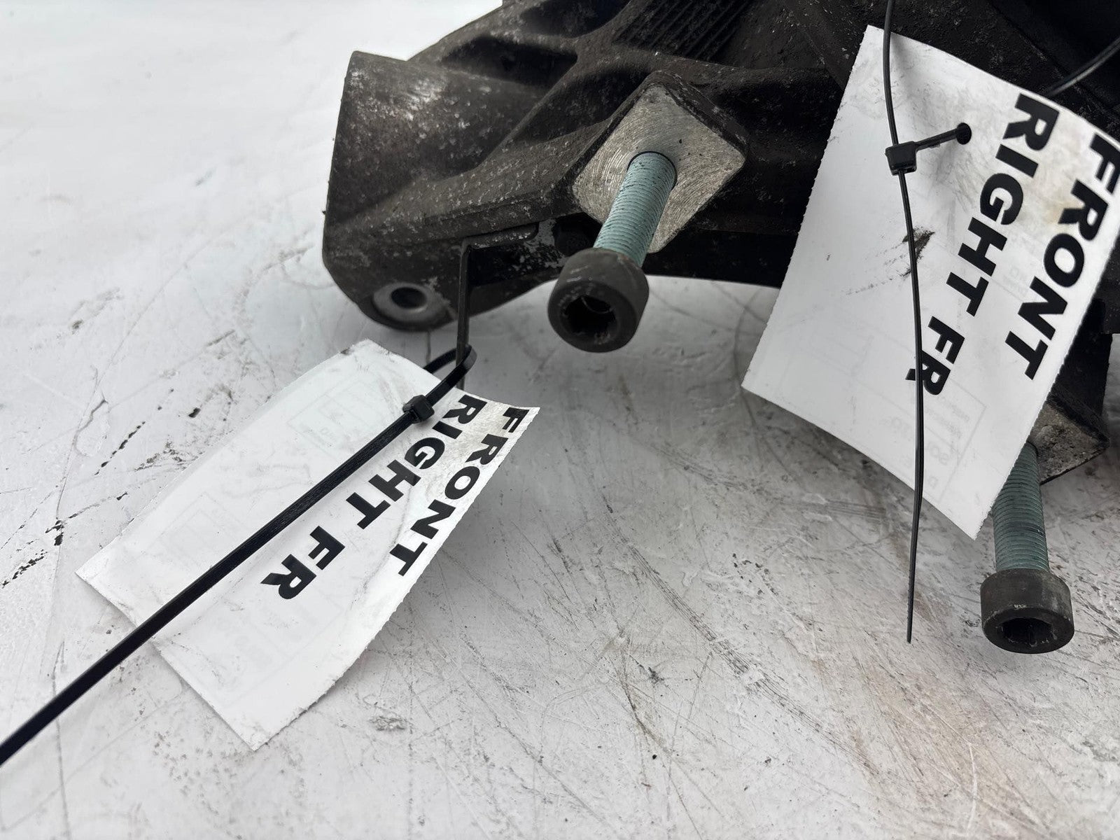 1997-2004 Porsche Boxster 986 Front Right Spindle Knuckle Hub OEM