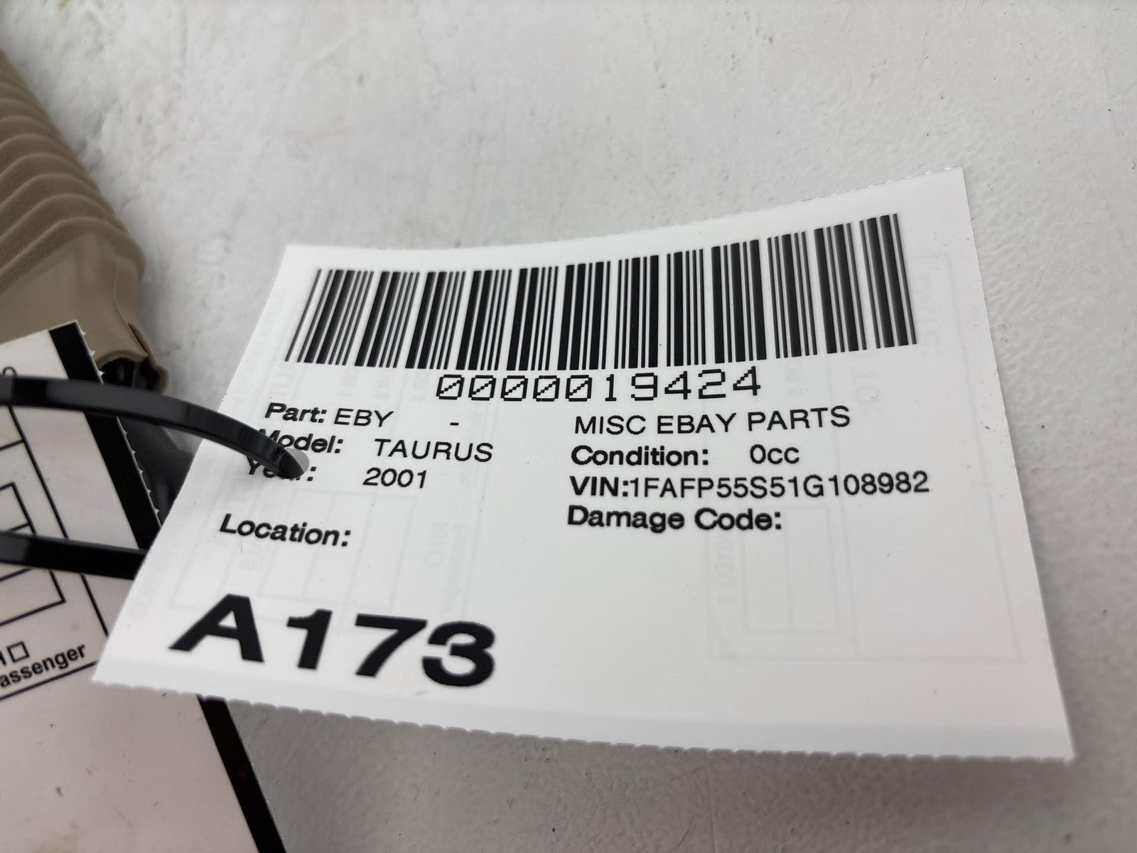 2000-2003 Ford Taurus Front Left Seat Belt Buckle Tensioner OEM