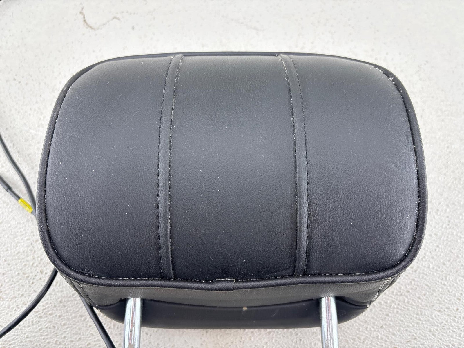 03-06 RANGE ROVER RIGHT PASSENGER LEATHER HEADREST w/ SCREEN OEM