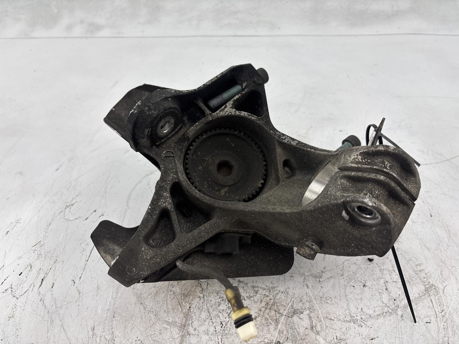 1997-2004 Porsche Boxster 986 Front Left Spindle Knuckle Hub OEM