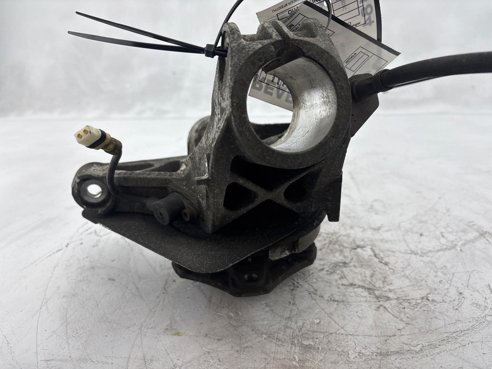 1997 - 2000 Porsche Boxster Rear Right Side Spindle Knuckle Hub OEM