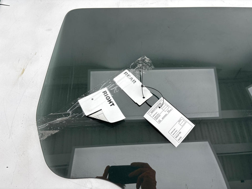 03-09 Hummer H2 Rear Right Passenger Side Door Window Auto Glass
