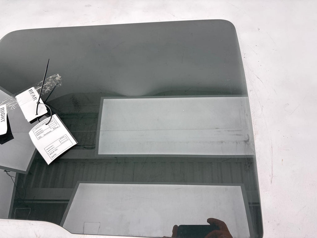 03-09 Hummer H2 Rear Right Passenger Side Door Window Auto Glass