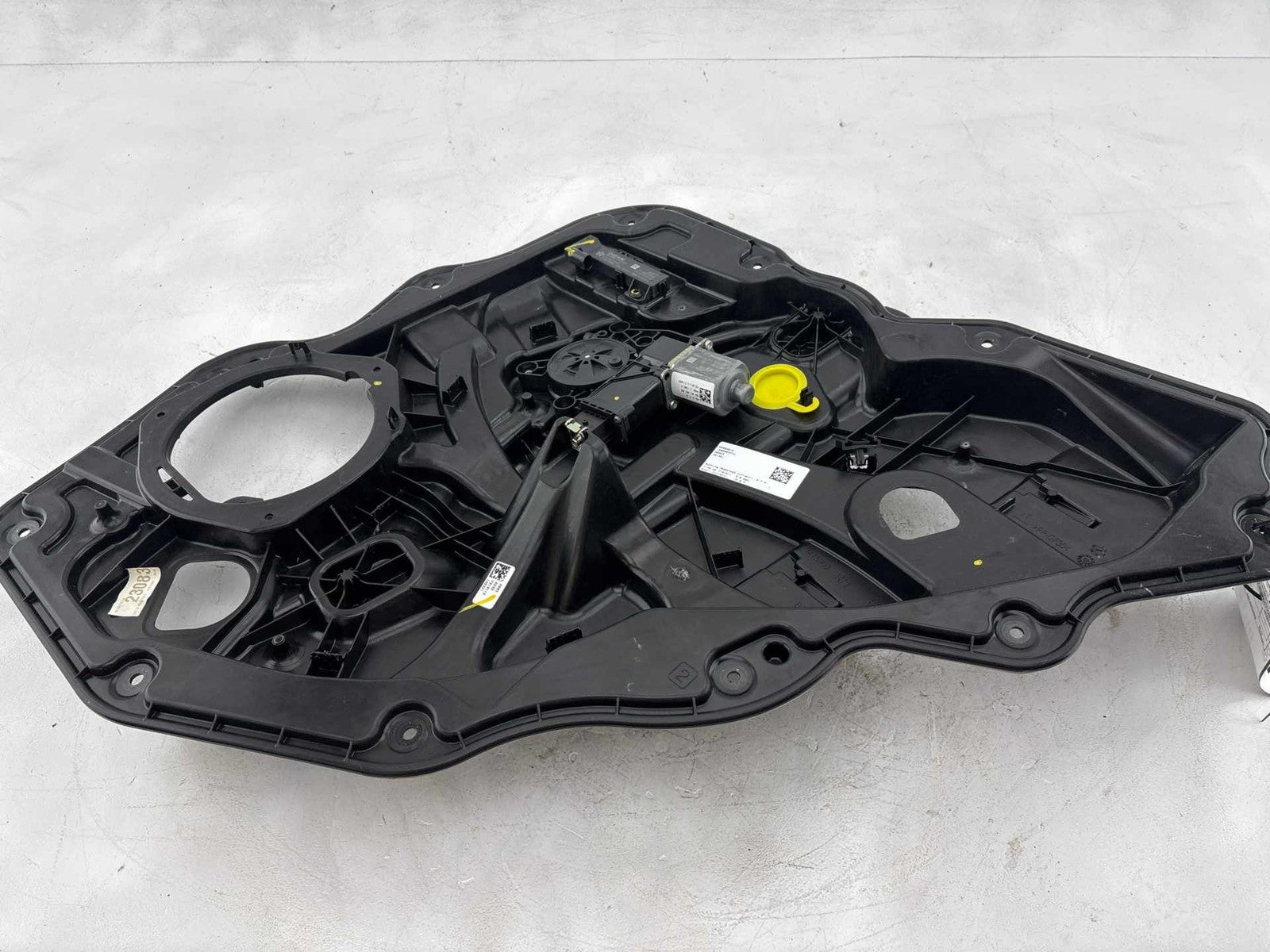 18-25 Alfa Romeo Stelvio Rear Right Door Window Regulator & Motor W/ Carrier OEM