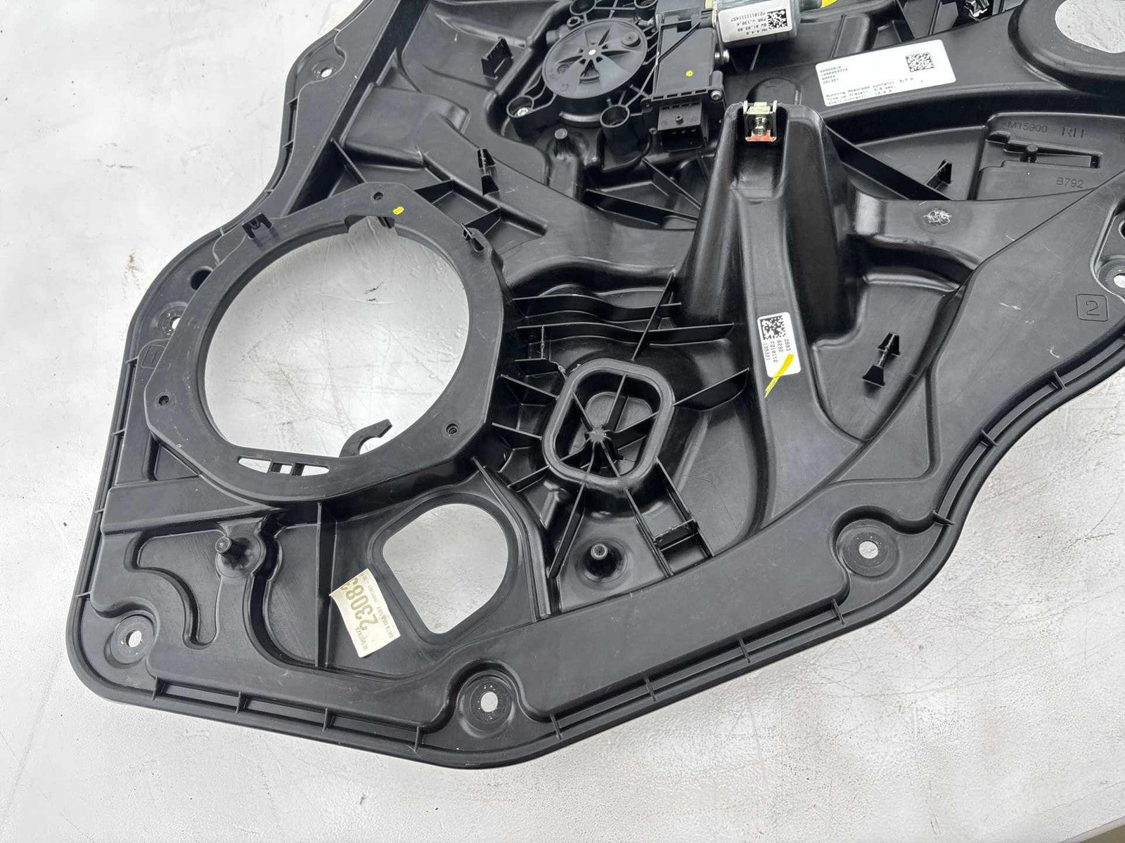 18-25 Alfa Romeo Stelvio Rear Right Door Window Regulator & Motor W/ Carrier OEM