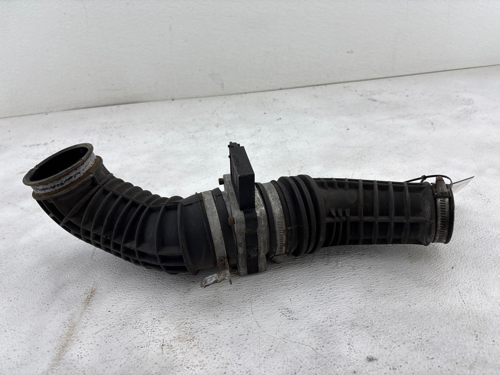 1999-2009 Saab 9-5 Mass Air Flow Meter Sensor W/ Hose 55557008 OEM